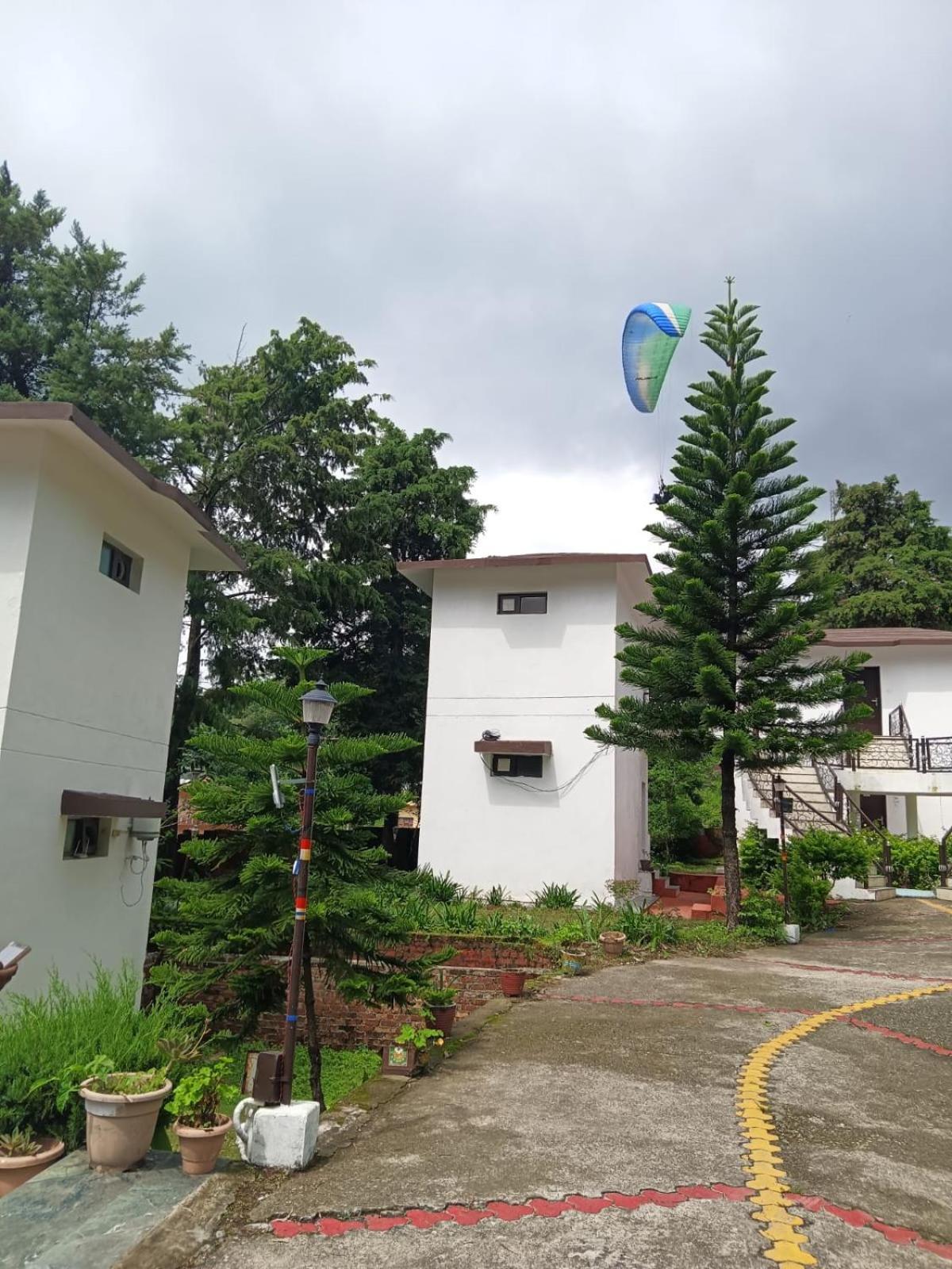 Shikha Resort Ewentbliz Bhīm Tāl エクステリア 写真
