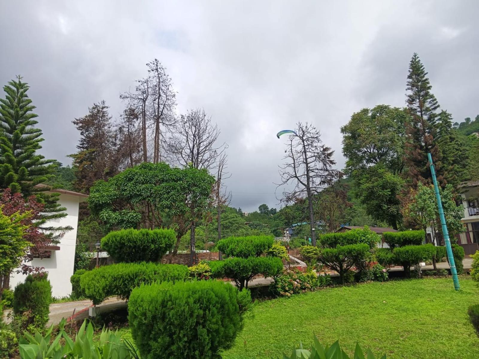 Shikha Resort Ewentbliz Bhīm Tāl エクステリア 写真