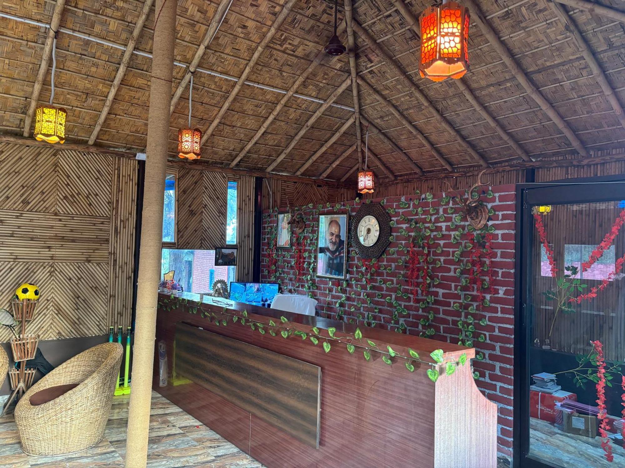 Shikha Resort Ewentbliz Bhīm Tāl エクステリア 写真