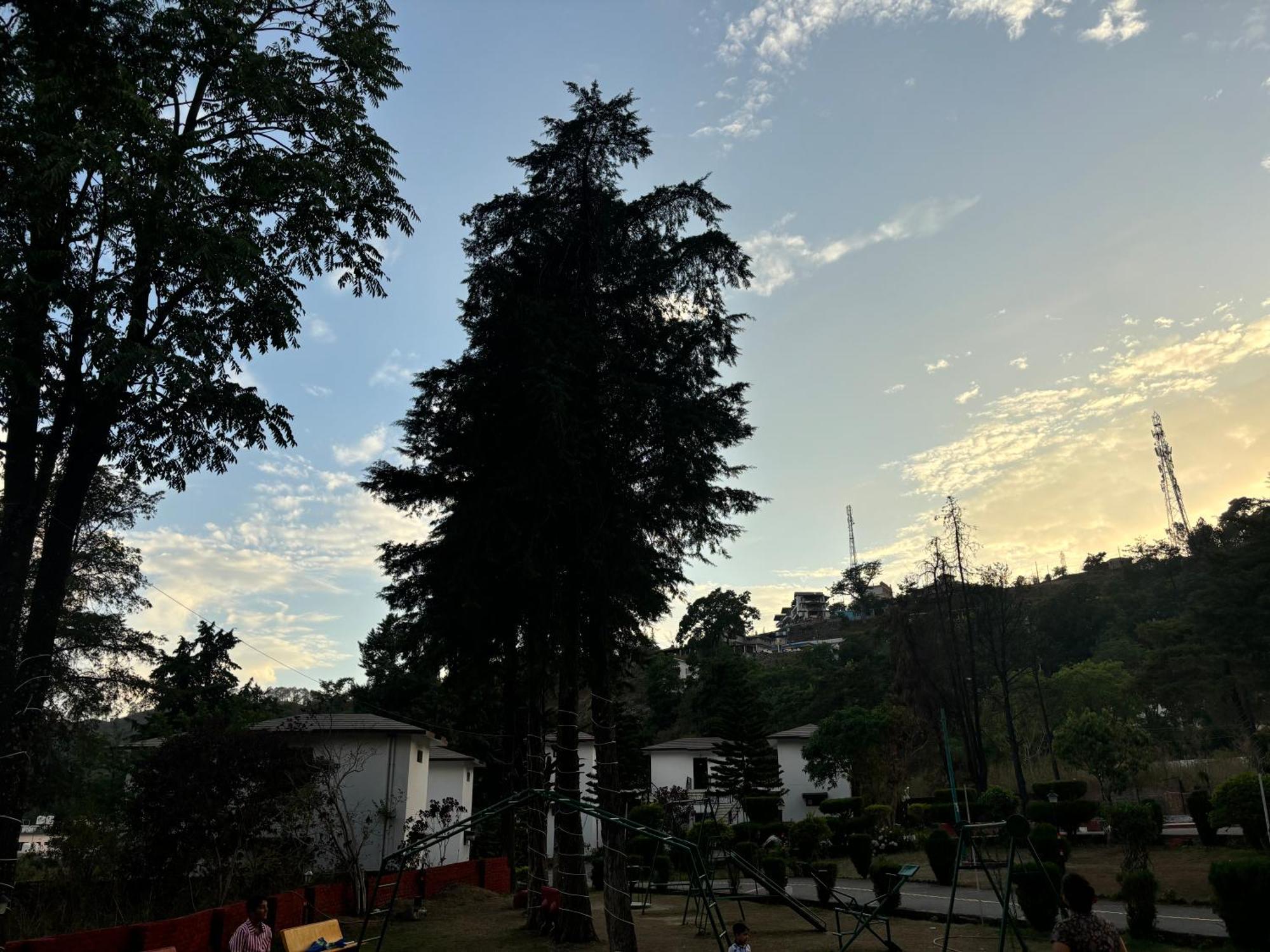 Shikha Resort Ewentbliz Bhīm Tāl エクステリア 写真